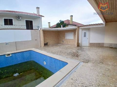 Moradia isolada, Charneca Caparica, Almada