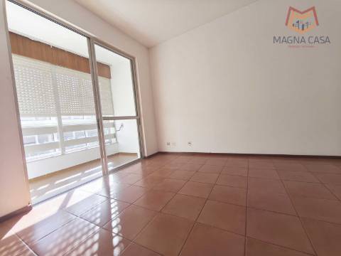 Apartamento T2 para arrendar na Quinta do Marquês em Oeiras