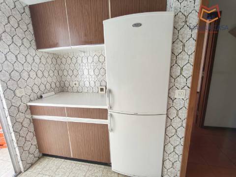 Apartamento T2 para arrendar na Quinta do Marquês em Oeiras
