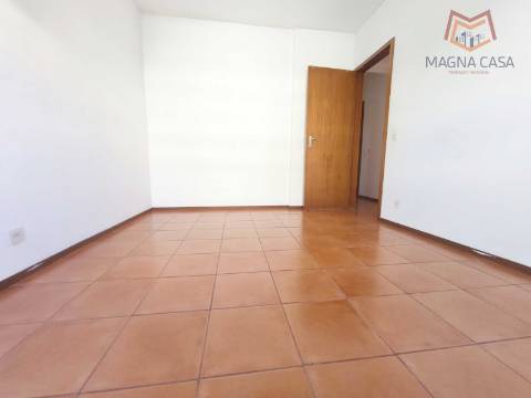 Apartamento T2 para arrendar na Quinta do Marquês em Oeiras