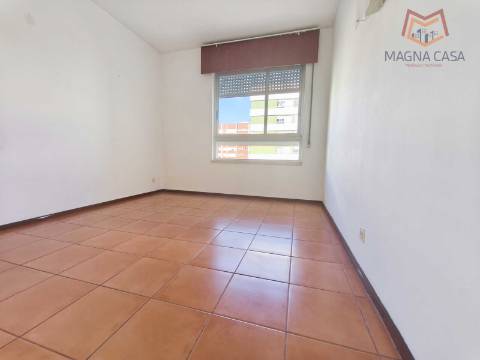 Apartamento T2 para arrendar na Quinta do Marquês em Oeiras
