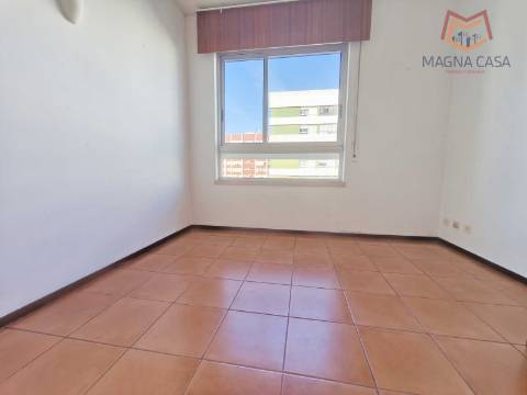 Apartamento T2 para arrendar na Quinta do Marquês em Oeiras