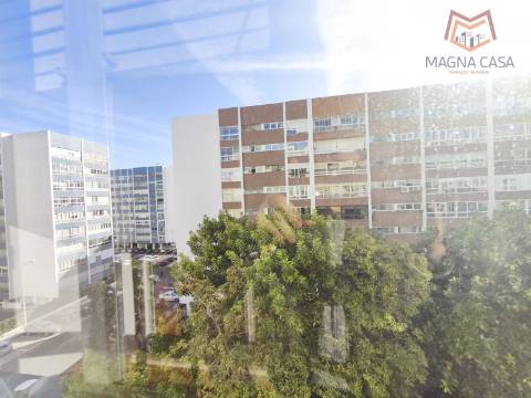 Apartamento T2 para arrendar na Quinta do Marquês em Oeiras