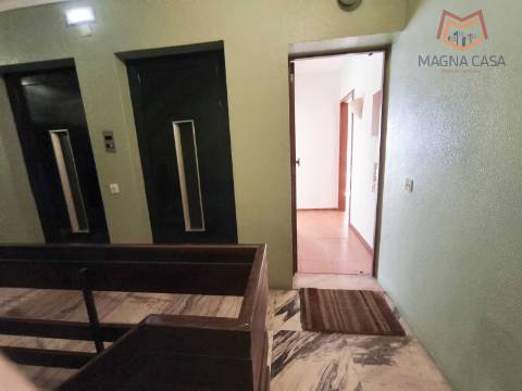 Apartamento T2 para arrendar na Quinta do Marquês em Oeiras