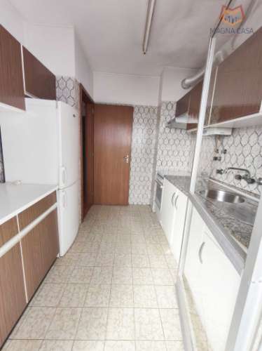 Apartamento T2 para arrendar na Quinta do Marquês em Oeiras