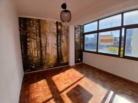 T3 Avenidas Novas, Lisboa