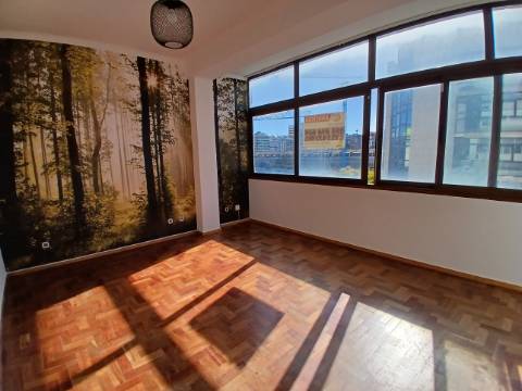 T3 Avenidas Novas, Lisboa