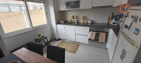 Apartamento T1 remodelado no Areeiro