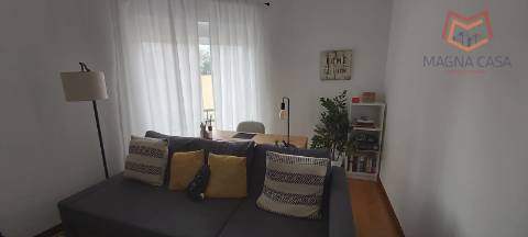 Apartamento T1 remodelado no Areeiro