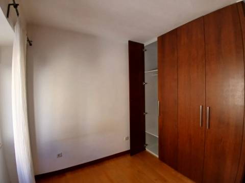 Apartamento T1 remodelado no Areeiro