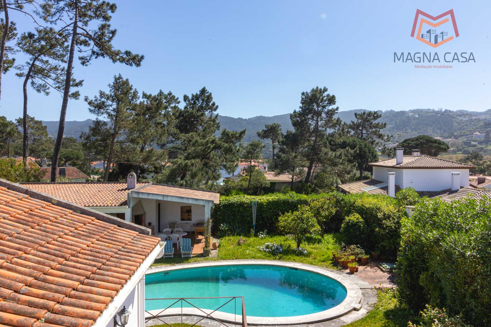 Moradia com Piscina e Jardim em Colares, Sintra