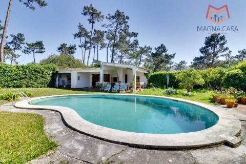 Moradia com Piscina e Jardim em Colares, Sintra