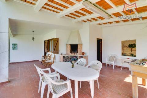 Moradia com Piscina e Jardim em Colares, Sintra