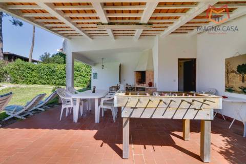 Moradia com Piscina e Jardim em Colares, Sintra