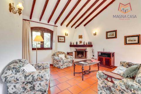 Moradia com Piscina e Jardim em Colares, Sintra