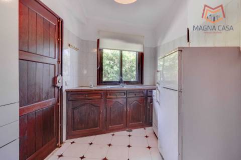 Moradia com Piscina e Jardim em Colares, Sintra