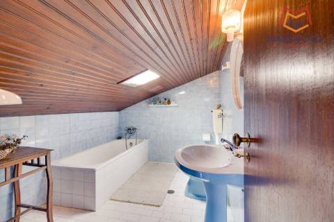 Moradia com Piscina e Jardim em Colares, Sintra