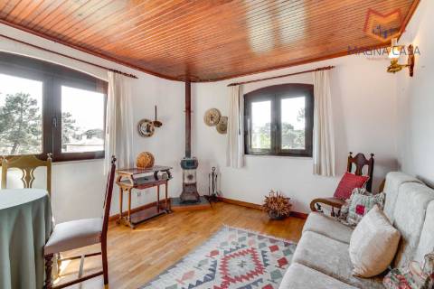 Moradia com Piscina e Jardim em Colares, Sintra