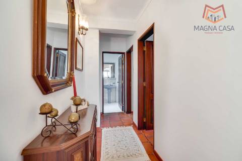 Moradia com Piscina e Jardim em Colares, Sintra