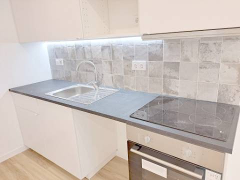 Apartamento T2 com elevador para venda em Odivelas - Lisboa