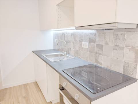 Apartamento T2 com elevador para venda em Odivelas - Lisboa