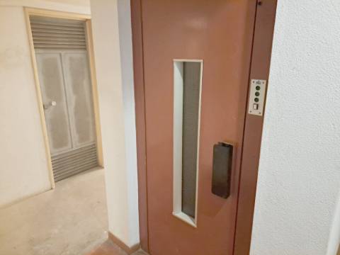 Apartamento T2 com elevador para venda em Odivelas - Lisboa