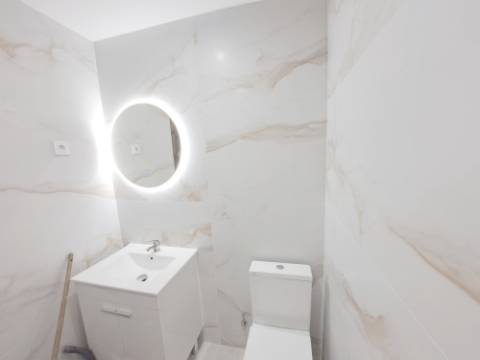 Apartamento T2 com elevador para venda em Odivelas - Lisboa