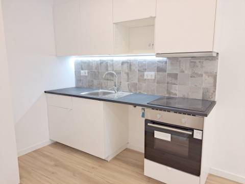 Apartamento T2 com elevador para venda em Odivelas - Lisboa