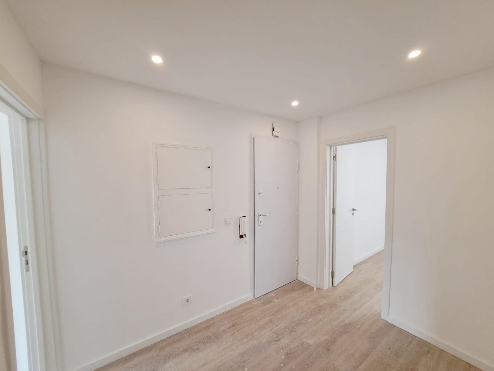 Apartamento T2 com pátio para venda em Algueirão-Mem Martins - Sintra - Lisboa