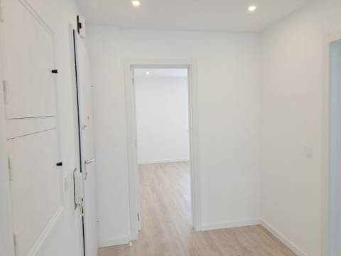 Apartamento T2 com pátio para venda em Algueirão-Mem Martins - Sintra - Lisboa