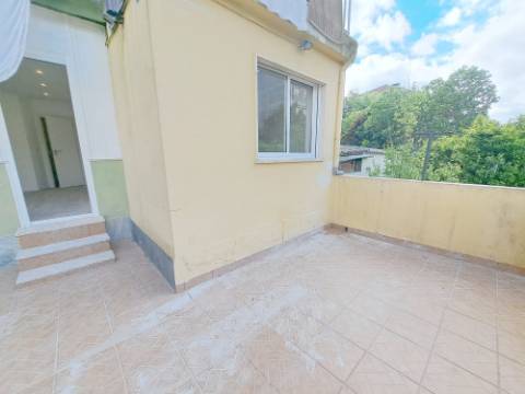Apartamento T2 com pátio para venda em Algueirão-Mem Martins - Sintra - Lisboa