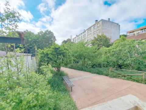 Apartamento T2 com pátio para venda em Algueirão-Mem Martins - Sintra - Lisboa