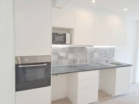 Apartamento T2 com pátio para venda em Algueirão-Mem Martins - Sintra - Lisboa