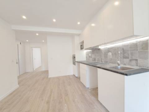 Apartamento T2 com pátio para venda em Algueirão-Mem Martins - Sintra - Lisboa