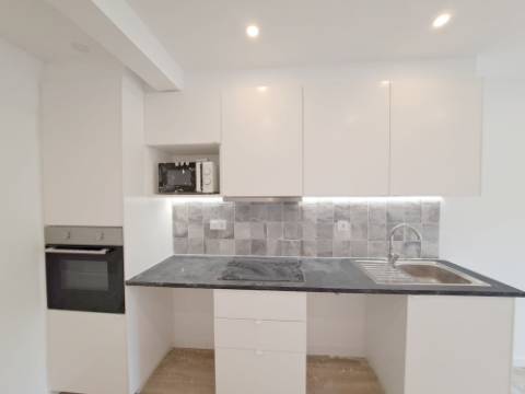 Apartamento T2 com pátio para venda em Algueirão-Mem Martins - Sintra - Lisboa
