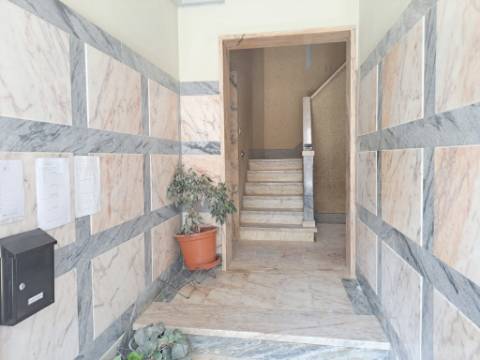 Apartamento T2 com pátio para venda em Algueirão-Mem Martins - Sintra - Lisboa