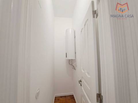 Apartamento T3 para venda na Avenida General Roçadas - Lisboa, totalmente remodelado com materiais de excelente qualidade