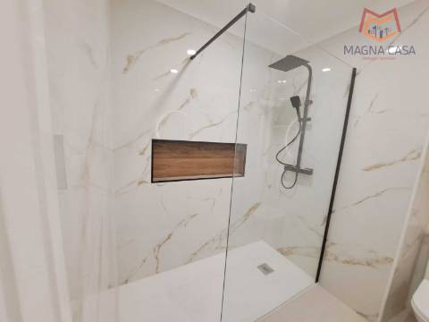 Apartamento T3 para venda na Avenida General Roçadas - Lisboa, totalmente remodelado com materiais de excelente qualidade