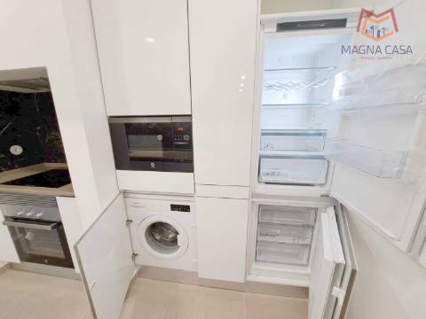 Apartamento T3 para venda na Avenida General Roçadas - Lisboa, totalmente remodelado com materiais de excelente qualidade