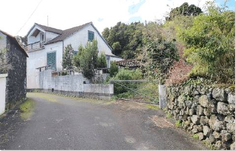 MORADIA para VENDA com quintal - Santo António, São Roque do Pico, Ilha do Pico, Açores