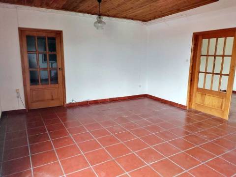 MORADIA para VENDA com quintal - Santo António, São Roque do Pico, Ilha do Pico, Açores