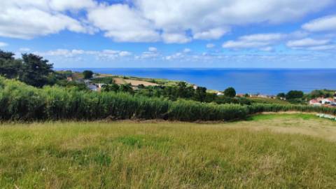 VENDA de AMPLO TERRENO RÚSTICO - Ajuda da Bretanha, Ponta Delgada, Ilha de São Miguel, Açores