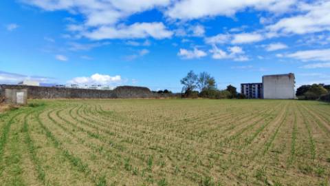 VENDA conjunta de 5 TERRENOS com potencial para construção em Ponta Delgada, Ilha de São Miguel, Açores