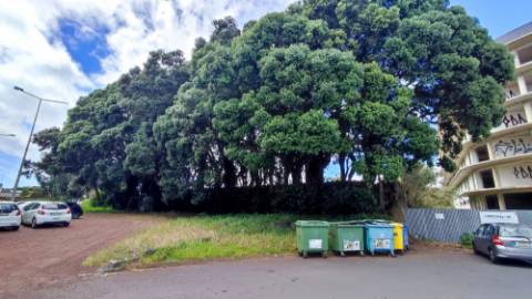 VENDA conjunta de 5 TERRENOS com potencial para construção em Ponta Delgada, Ilha de São Miguel, Açores