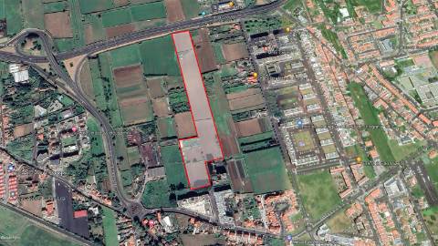 VENDA conjunta de 5 TERRENOS com potencial para construção em Ponta Delgada, Ilha de São Miguel, Açores