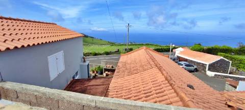 VENDA de MORADIA + Apartamento com vista mar - Cedros, Santa Cruz das Flores, Ilha das Flores, Açores