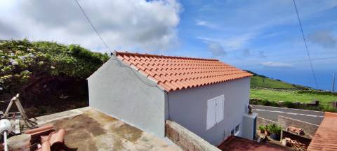 VENDA de MORADIA + Apartamento com vista mar - Cedros, Santa Cruz das Flores, Ilha das Flores, Açores