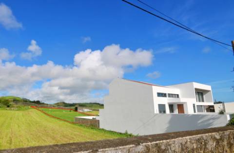 VENDA de AMPLO TERRENO com potencial para Construção - Fajã de Cima, Ponta Delgada, Ilha de São Miguel, Açores