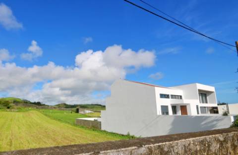 VENDA de AMPLO TERRENO com potencial para Construção - Fajã de Cima, Ponta Delgada, Ilha de São Miguel, Açores