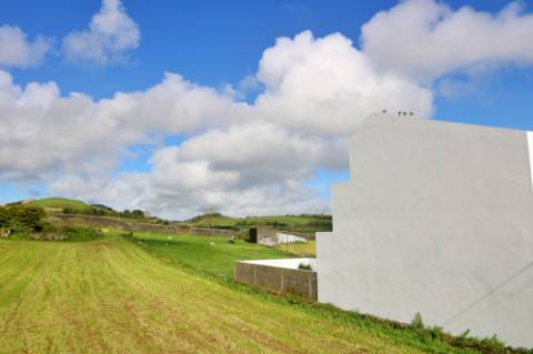 VENDA de AMPLO TERRENO com potencial para Construção - Fajã de Cima, Ponta Delgada, Ilha de São Miguel, Açores